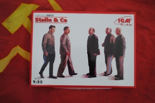 ICM 35613  Stalin & Co